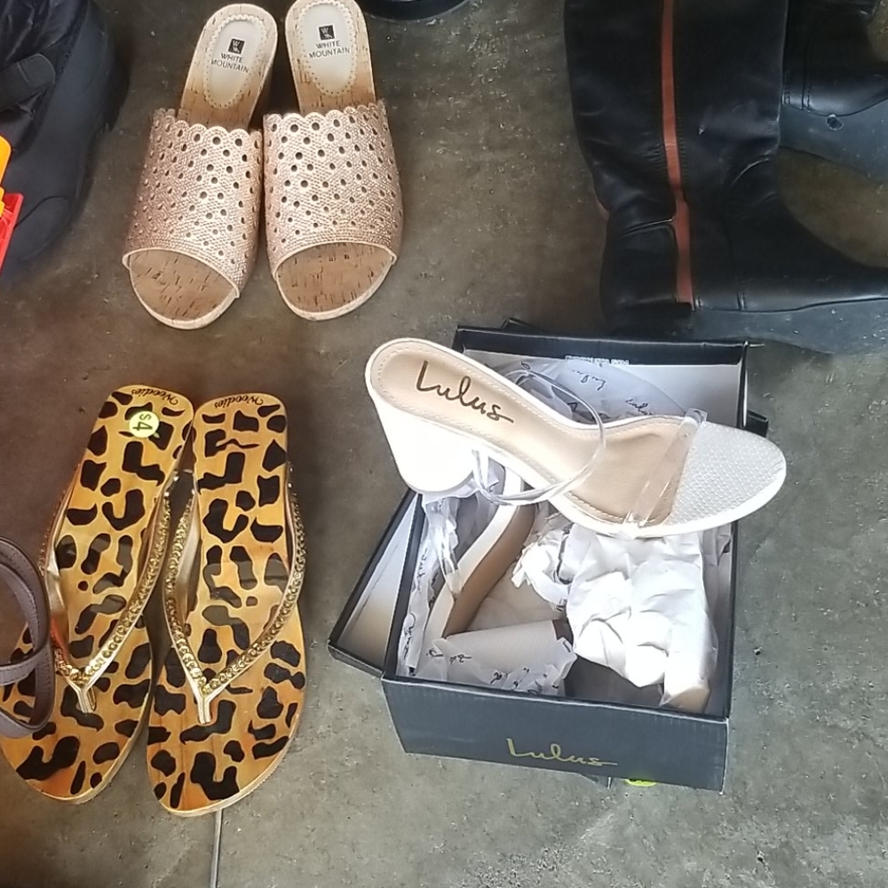 Brand new LuLu shoes size 8